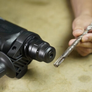 may-khoan-be-tong-makita-m8701b-9